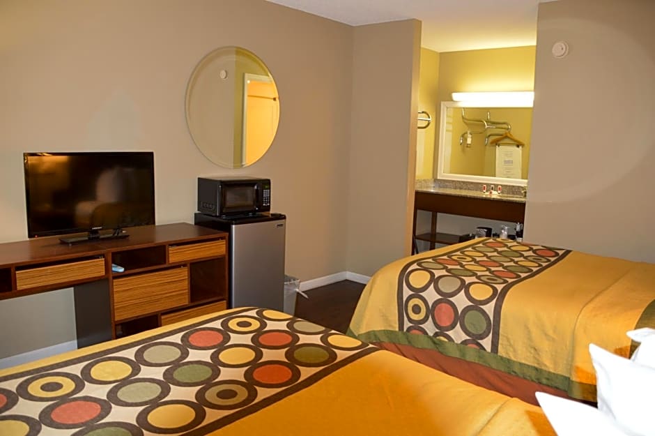 Super 8 by Wyndham Monticello