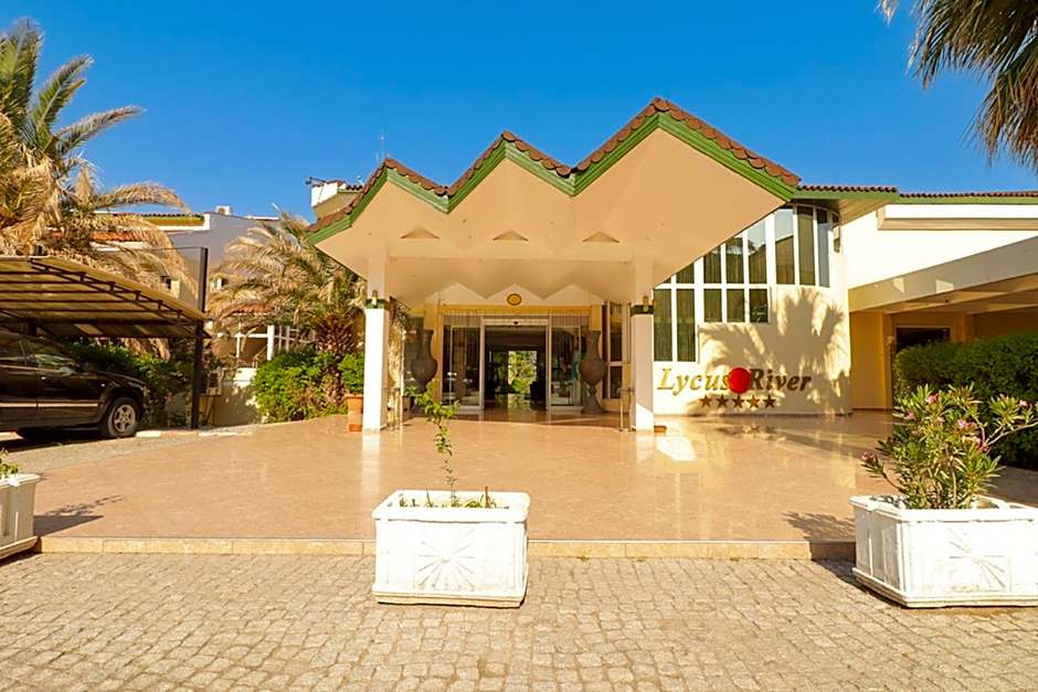 Lycus River Thermal Hotel