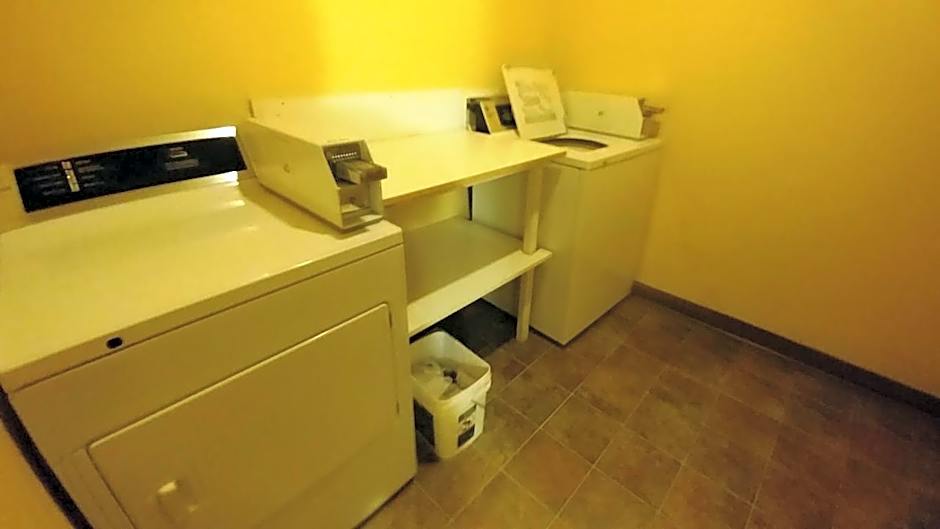 Palace Inn & Suites