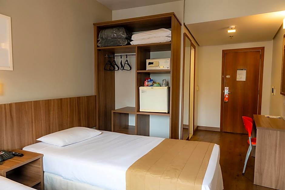 Hotel Continental Business - 200 metros do Complexo Hospitalar Santa Casa