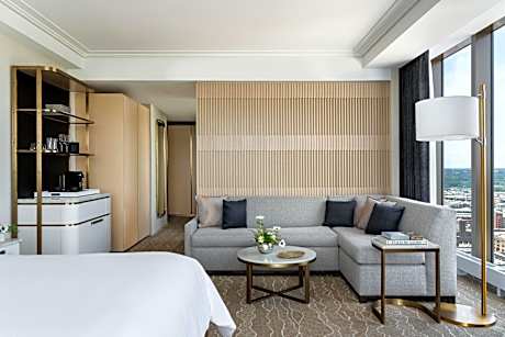 Executive Corner Suite with River View