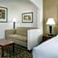 Holiday Inn Express Hotel And Suites Clinton By IHG