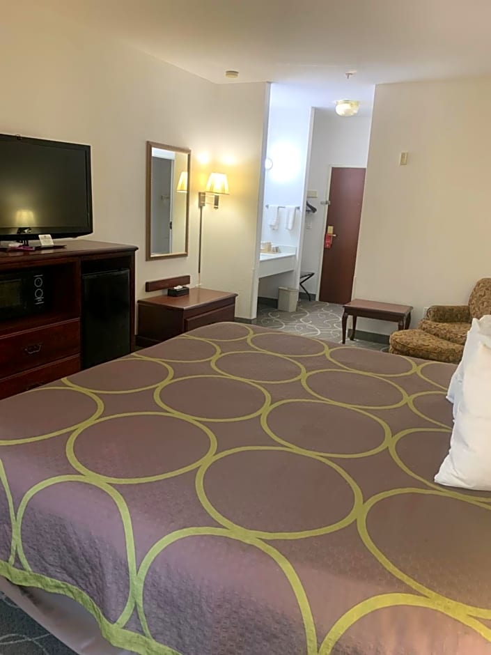 Super 8 by Wyndham Hillsboro TX