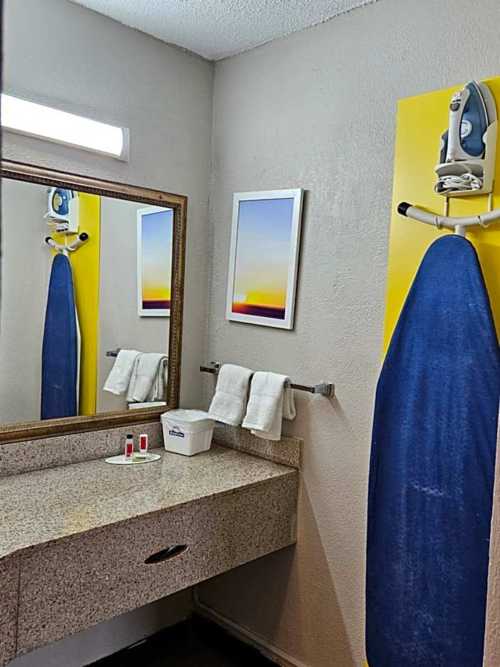 Days Inn by Wyndham Washington