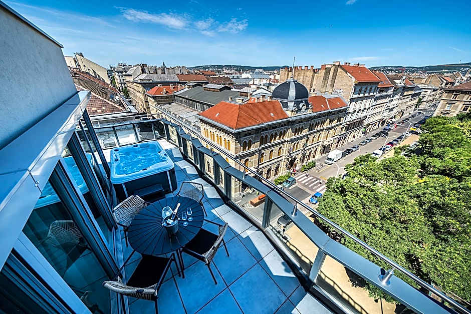 Up Hotel Budapest