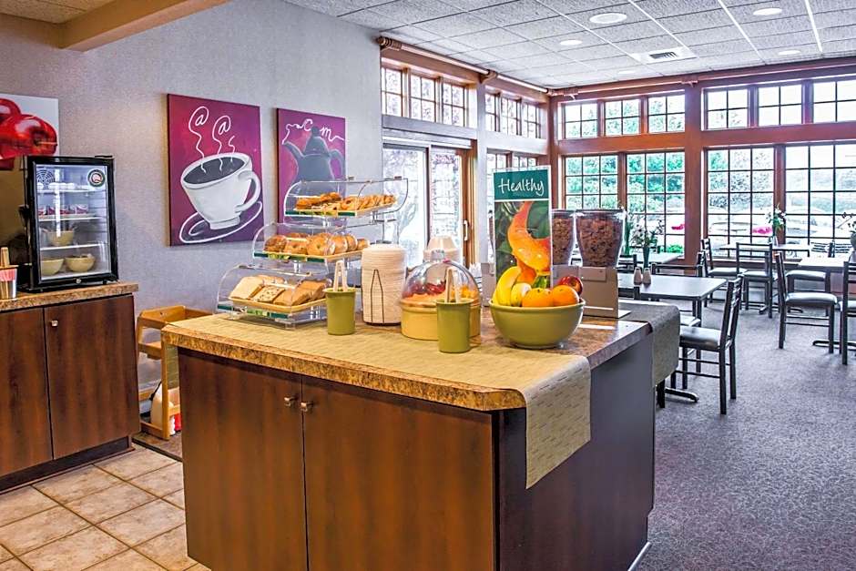 Quality Inn Pittsburgh Airport