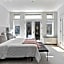 Luxe Studio w Juliet Balcony in Upper East