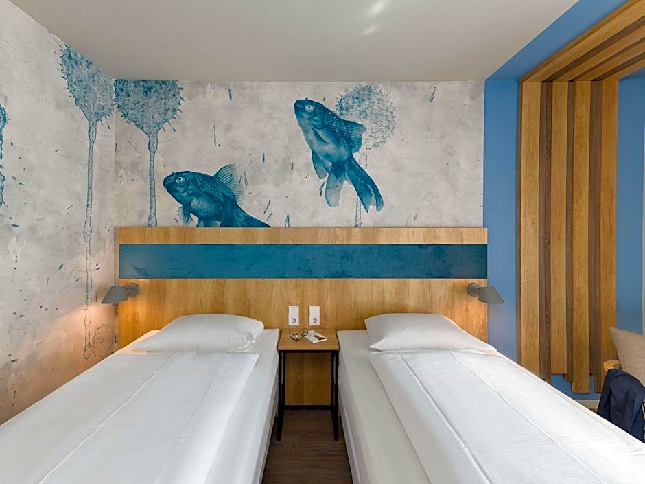 Photo 1 of 11 of Standard 2 Twin Beds