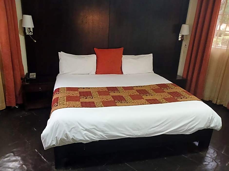 Shumba Valley Lodge Lanseria Airport