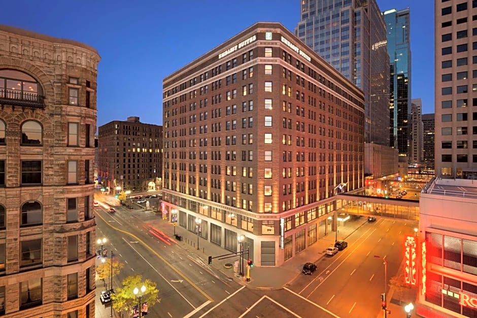 Embassy Suites By Hilton Minneapolis Downtown Hotel