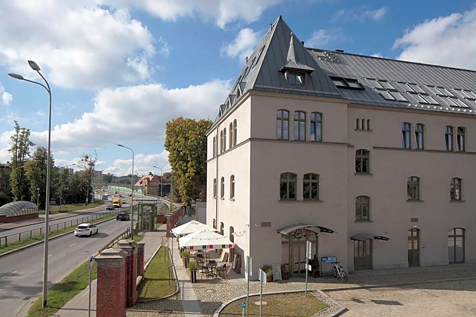 Lofty Kampus Garnizon