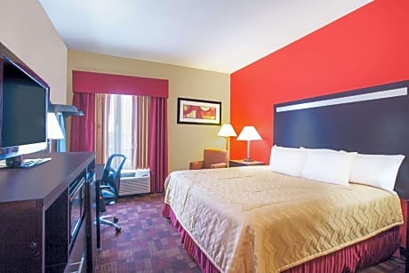 1 King Bed Non-Smoking