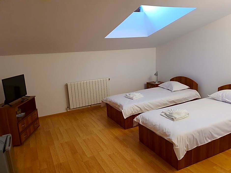 Lotca Fermecată - Lotka Fermecată