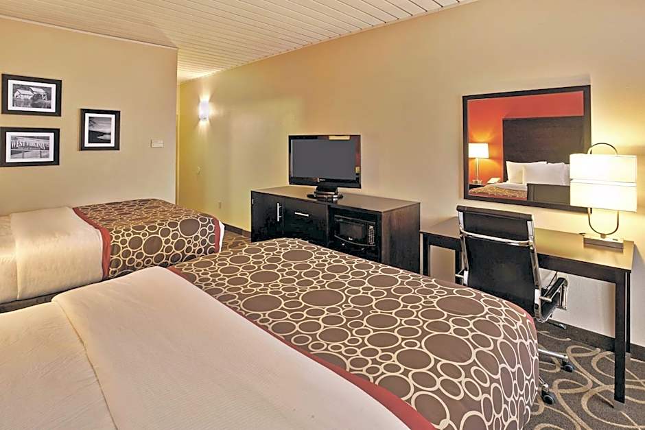 La Quinta Inn & Suites by Wyndham Elkview