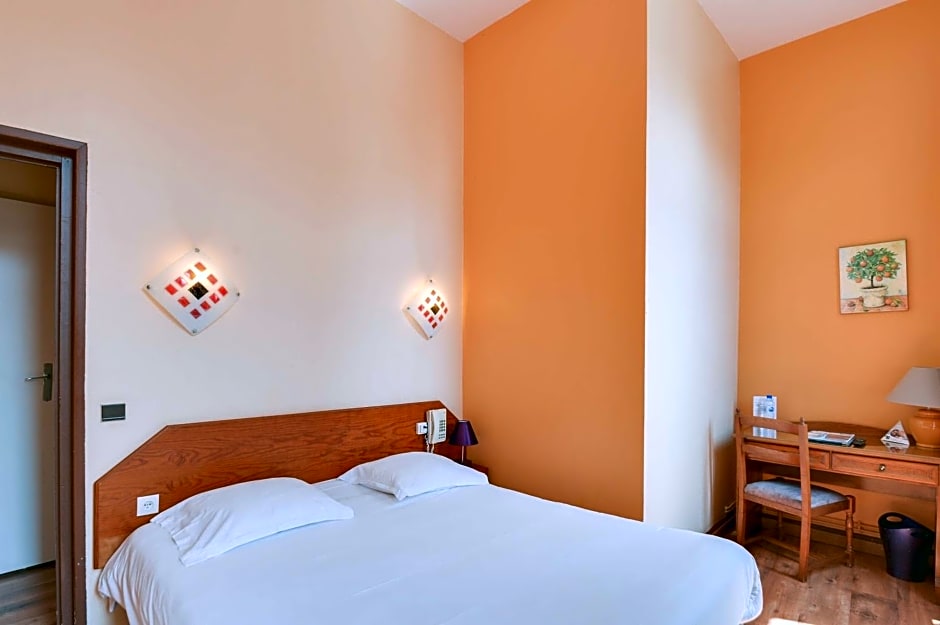 BRIT HOTEL Notre Dame