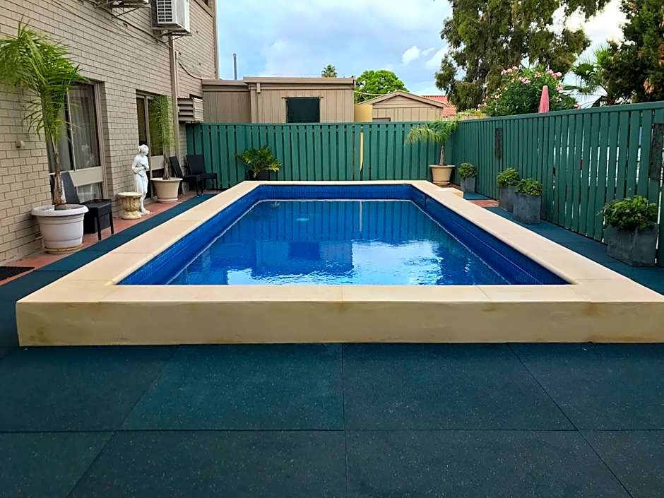 Adelaide International Motel