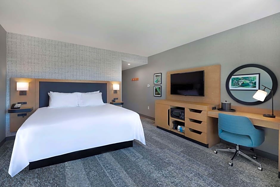 Hampton Inn By Hilton & Suites Watertown Boston