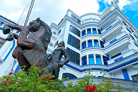 RedDoorz Plus @ Castle Chateau Iloilo