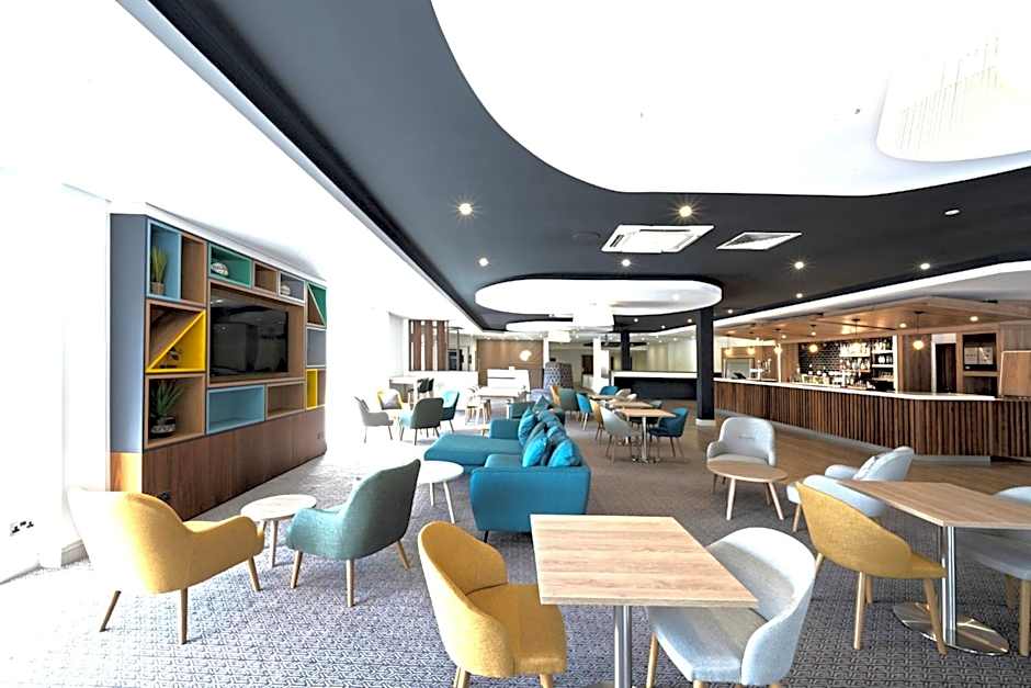 Holiday Inn Cardiff - North M4 By IHG