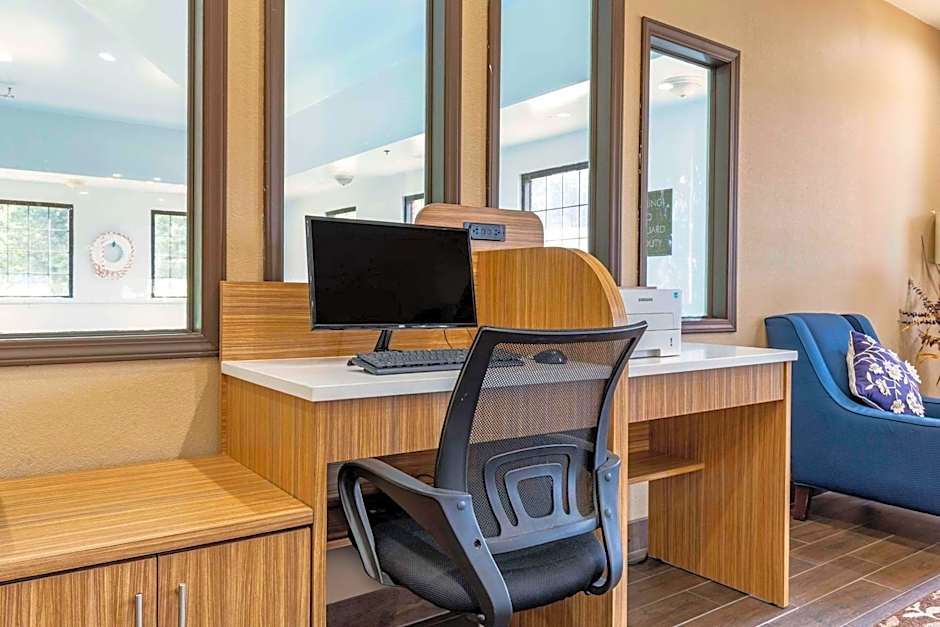 Comfort Inn near Downtown & Blue Ridge PKWY