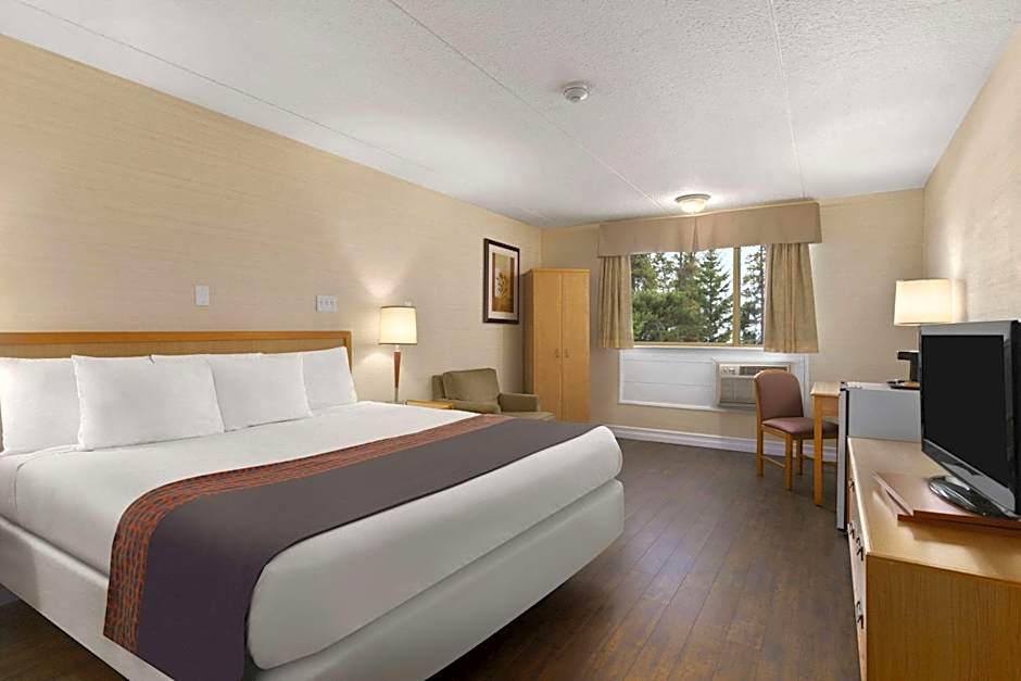 Days Inn & Conference Center by Wyndham Bridgewater