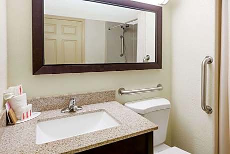 Deluxe Queen Room with Two Queen Beds - Non-Smoking