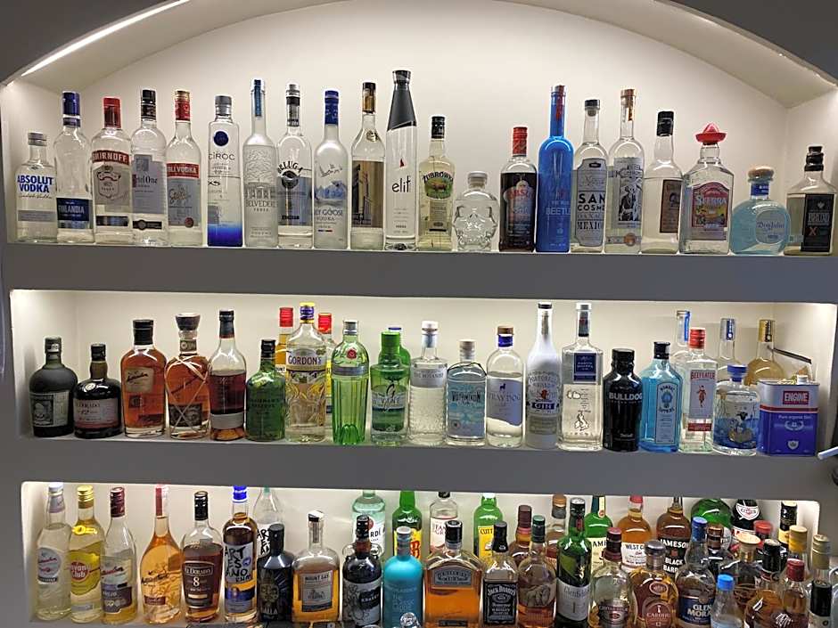 Mila Malia Studios Hotel