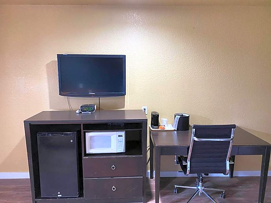 Woodridge Inn and Suites