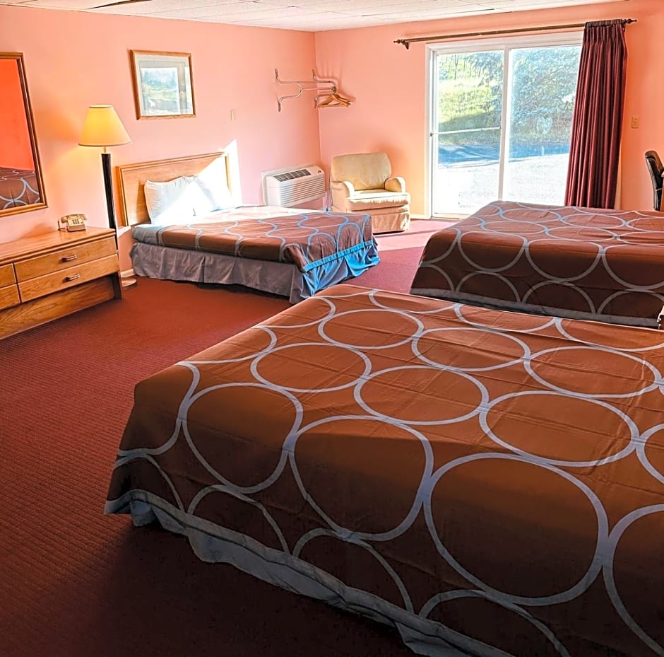 AmeriVu Inn & Suites - St Croix Falls