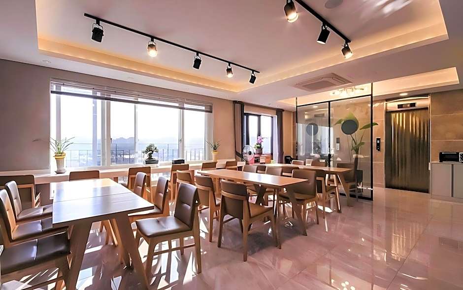 Yeongju Hotel