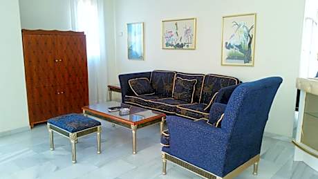 Three-Bedroom Apartment with Sea View (6 Adults)