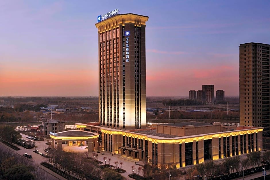 Wyndham Urumqi North Hotel