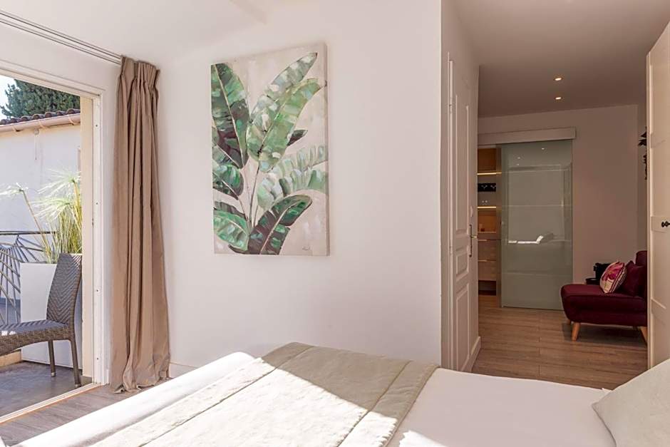 Photo 1 of 6 of Deluxe Double Room with Balcony