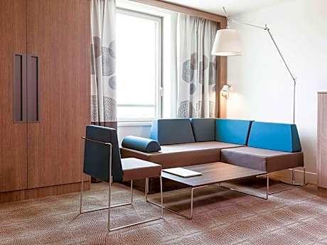 Junior Suite Eiffel Tower - with Paris and Sunset View