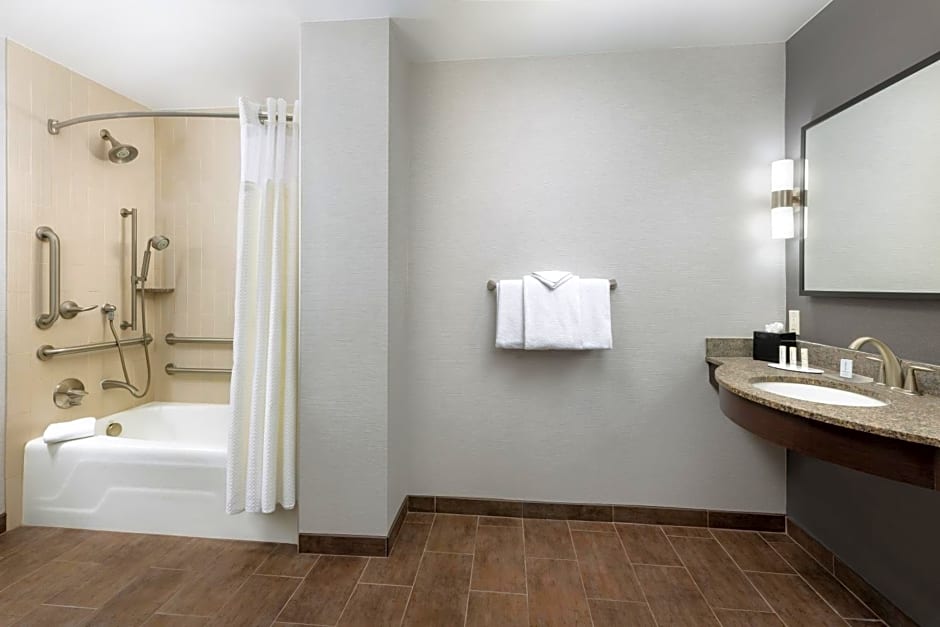 Courtyard by Marriott Los Angeles Woodland Hills