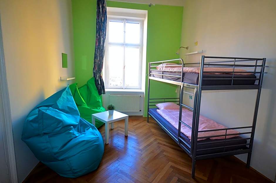 Travel&Joy backpackers