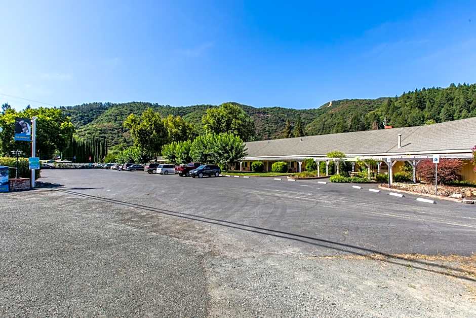 The Lodge at Blue Lakes