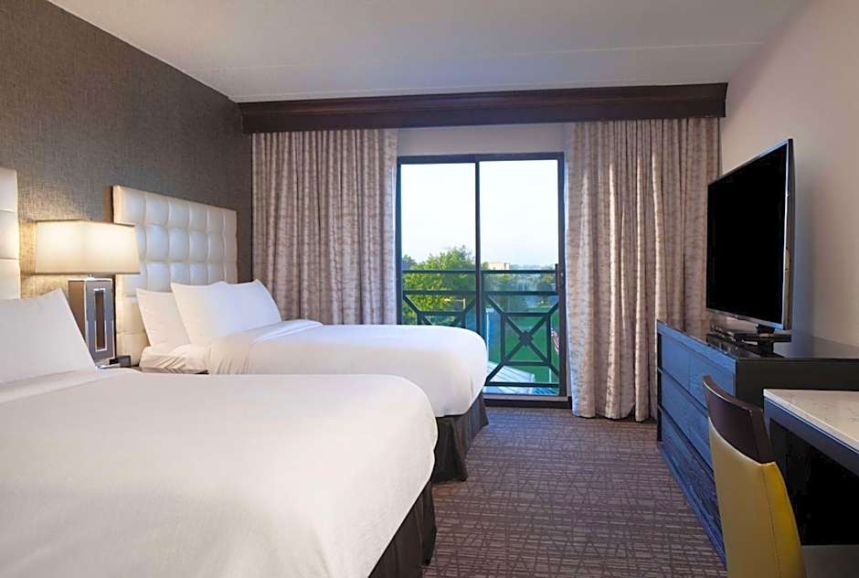 Embassy Suites by Hilton Philadelphia Airport