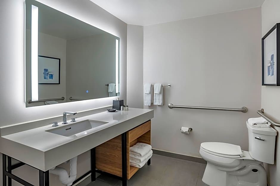 Sheraton Suites Wilmington Downtown