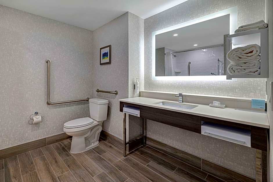 Hampton Inn By Hilton & Suites Burlington, Ontario