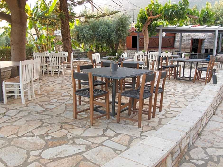 Kaiafas Lake Hotel