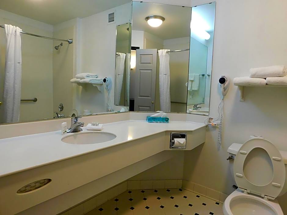 La Quinta Inn & Suites by Wyndham Winston-Salem