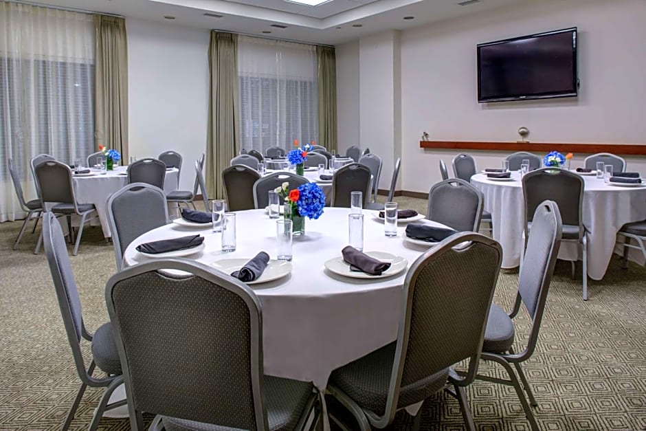 DoubleTree by Hilton Biloxi