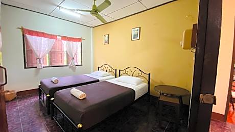 Fan Room with Shared Bathroom