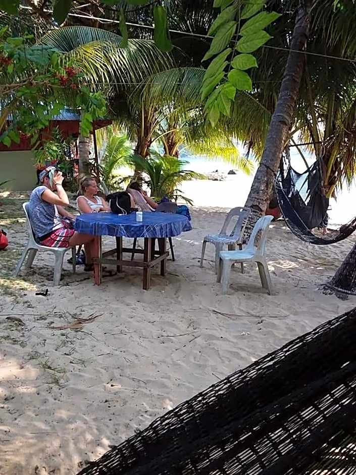 Ella's Place Salang Tioman