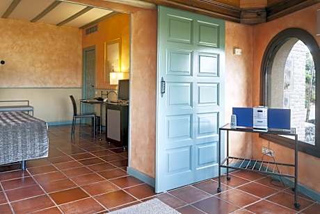 Superior Room, 1 King Bed, Terrace