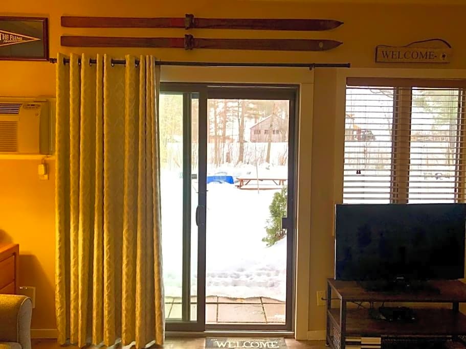 Attitash Mountain Village Studio - Slope View - Ski - Storyland