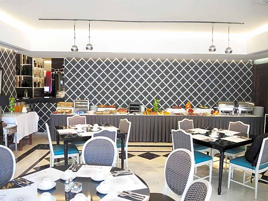 Aparthotel Monarque Sult