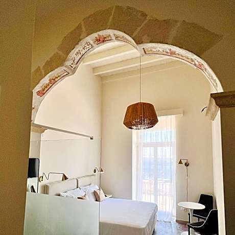 Deluxe Double Room with Balcony and Sea View