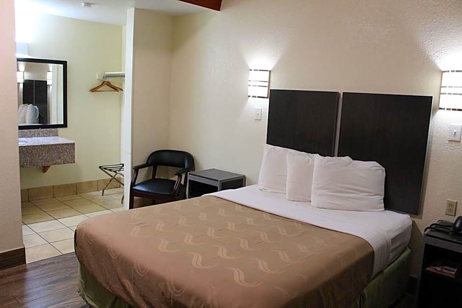 Evergreen Inn and R.V.